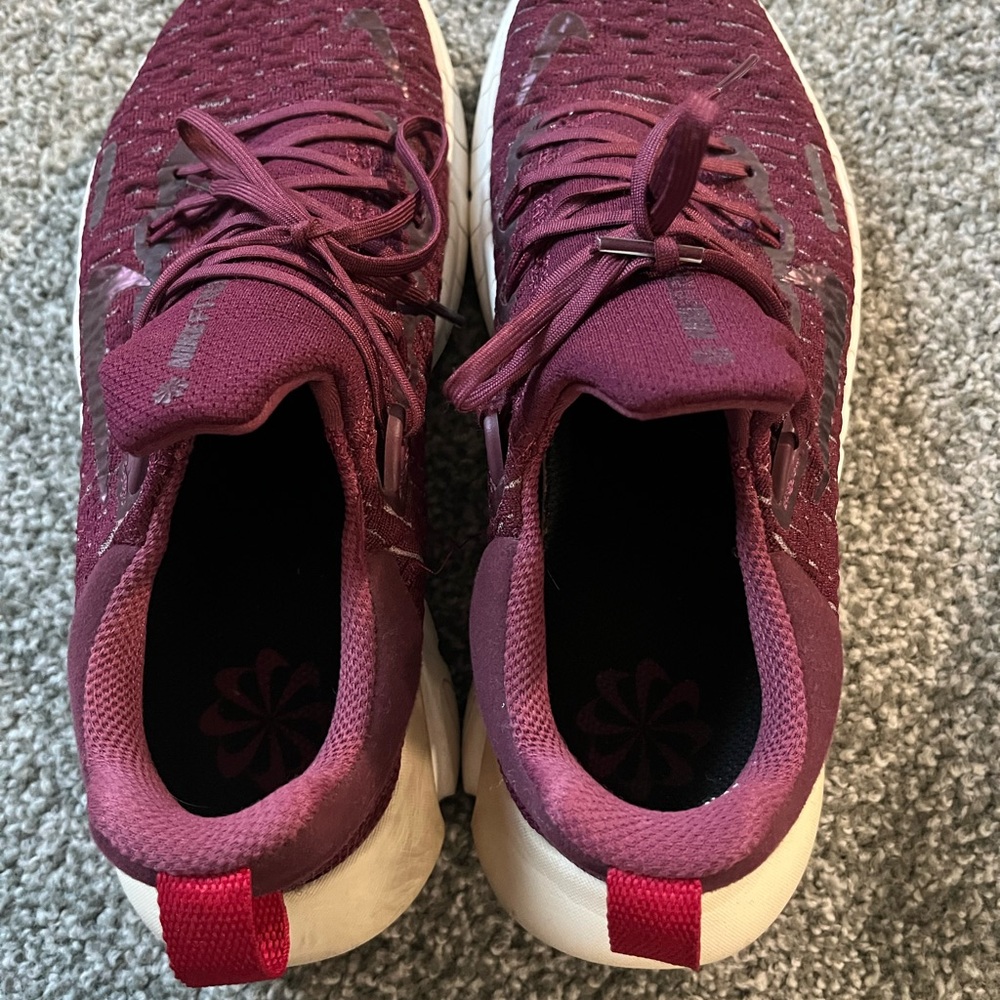 Nike Women's Maroon Athletic Shoes